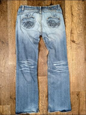 Apple Bottoms Y2K Light Wash Jeans with Embroidered Apple Pockets